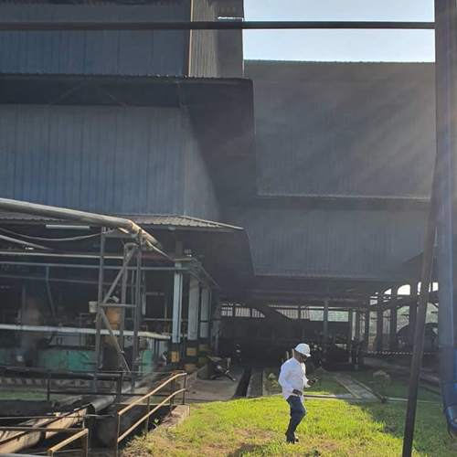 Tim Ahli PT Aqua Jaya Sumber: Mengunjungi Pabrik Kelapa Sawit di salah satu Pabrik yang berada di Kalimantan