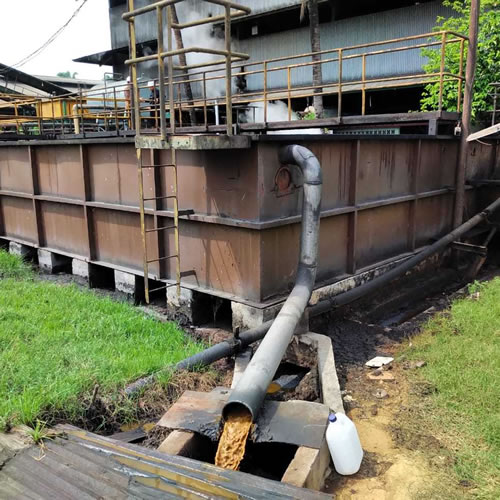 Tim Ahli PT Aqua Jaya Sumber: Mengunjungi pembuangan Limbah Cair Pabrik Kelapa Sawit di salah satu Pabrik yang berada di Medan